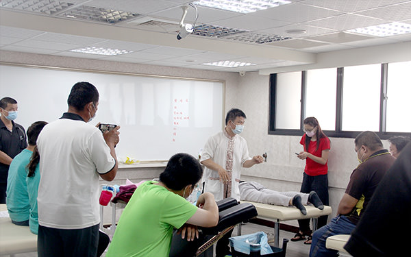 仁师父训练学院上课照片